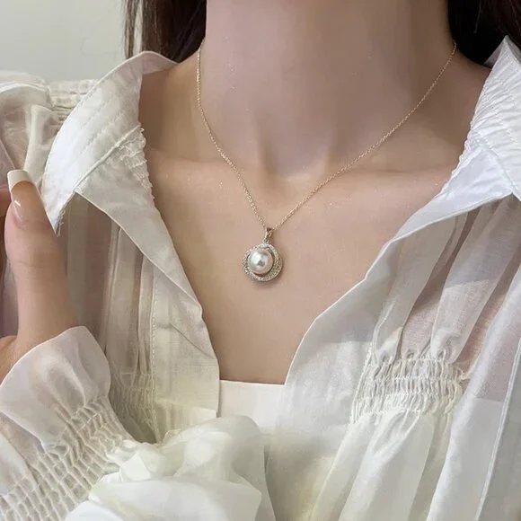 New 18K light luxury women's necklace - Picture 2 of 6